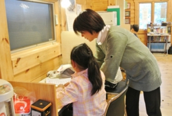 寺子屋きくち。茨城県ひたちなか市のアットホームな学習塾。説明がわかりやすいという生徒さんの声。疲れたら庭で気分転換できますよ